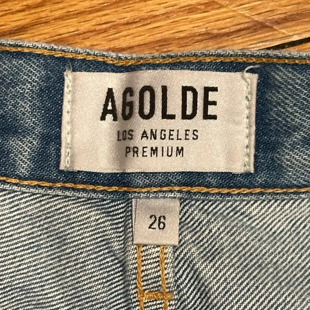 AGOLDE Dee Ultra High Rise Shorts (Ricochet wash) - Picture 4 of 7
